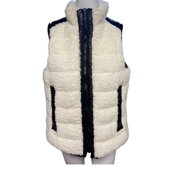 Orolay Jackets & Blazers - Orolay Women's Small Casual Down Sherpa Outerwear Vest with Stand Collar.